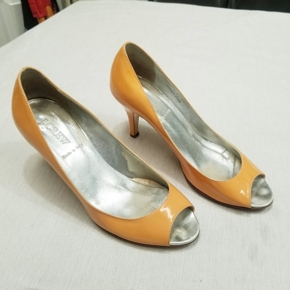 J. Crew Patent‎ Leather Pumps Peep Toe Heels scuffed Yellowish Tan sz 8 used - Picture 1 of 14
